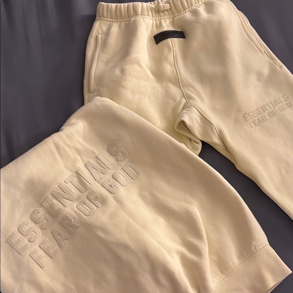 Essentials Fear of God Cream Sweatshirt and Sweatpants Set